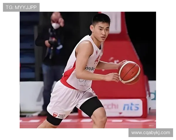 媒体人分析淡厚然防守与篮板不足或将失去首发位置的风险