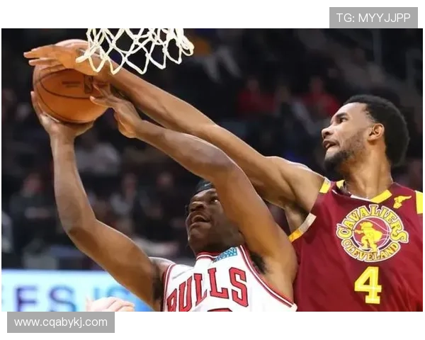 库明加表现抢眼前三场场均157分73篮板4助攻三分命中率高达50